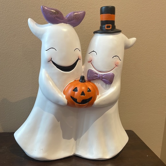 Halloween Happy Ghost Couple Holding Pumpkin Home Decor New Figurine - Picture 3 of 4